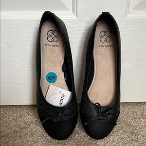 Daisy Fuentes Elegant Black Loafers